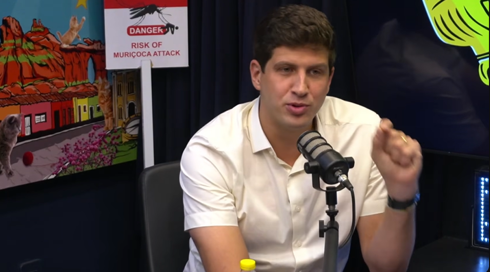 Em podcast, João Campos dispara: “abrimos 107 creches, Raquel apenas 3”.