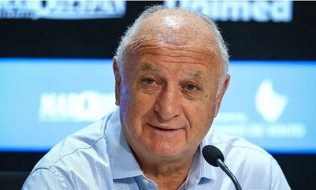Felipe Scolari foge de pergunta se convocaria Neymar hoje