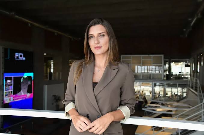 Âncora do Jornal da Gazeta chama Deolane Bezerra de presidiária