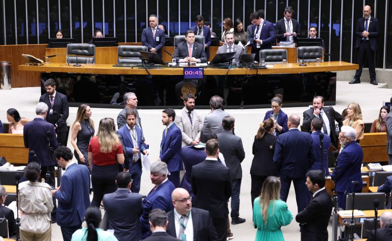 Congresso aprova repasses a municípios em período eleitoral que podem favorecer compra de votos