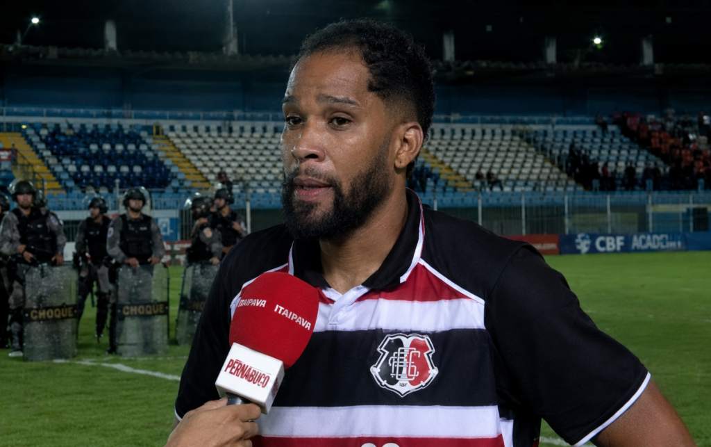 Everaldo, principal jogador do Santa Cruz, expõe falta de pagamentos dos jogadores