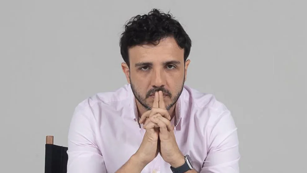 Renan Santos aparece como 3º via para 26% dos entrevistados, diz pesquisa.