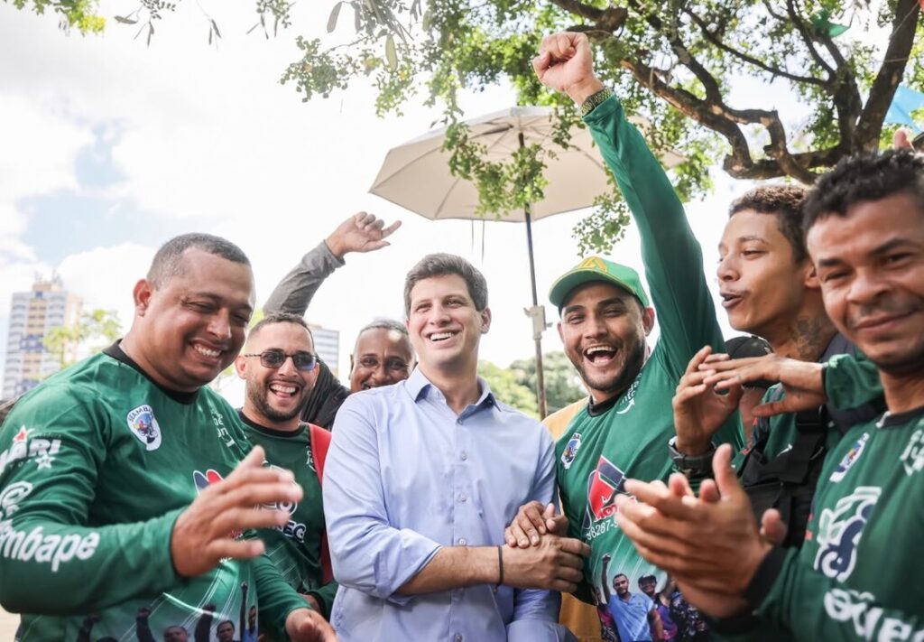 Em Pernambuco, João Campos promete isenção de IPVA para motos de até 180 cilindradas.