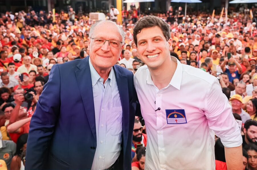 Alckmin na convenção de João Campos: “peço licença a vocês para apoiar o melhor candidato a governador”.