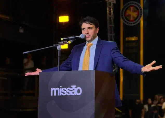 Renan Santos diz que vai matar quem roupar, mas depois volta atrás.