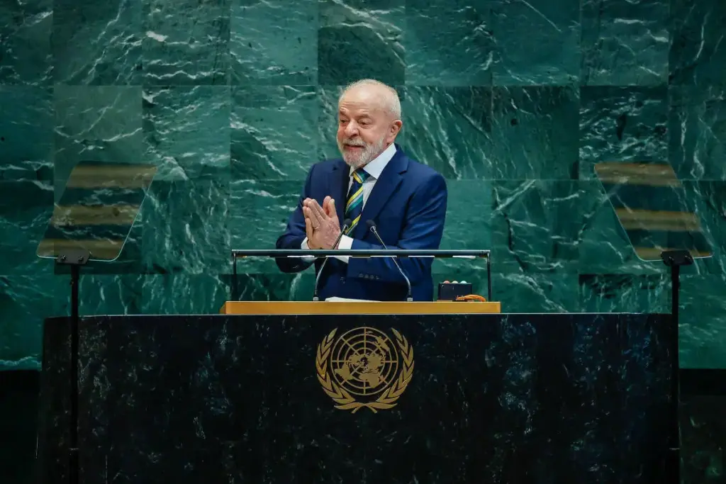 Lula é aplaudido na ONU: “O Brasil não cabe no quintal de ninguém”