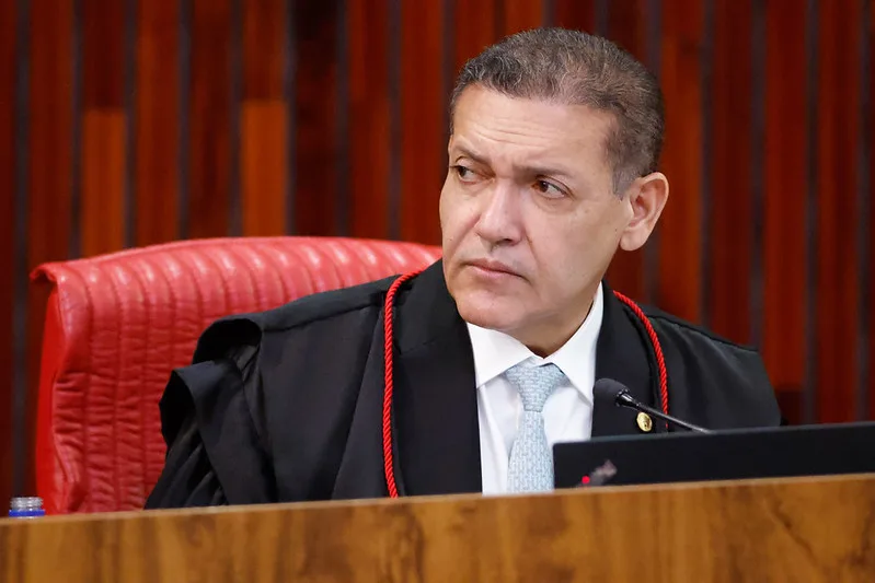 Ministro Kassio Nunes censura canal “Exército do Lula” justamente no período da votação da escala 6×1