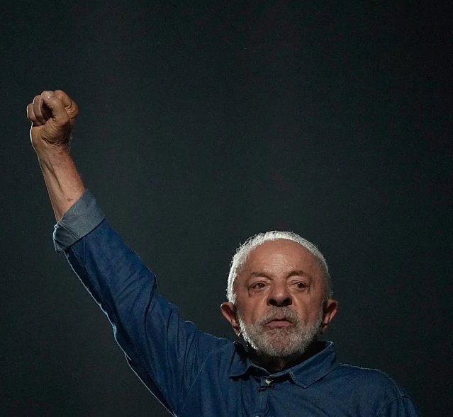 Lula é o 1º a vencer quatro vezes uma eleição presidencial e a virar uma eleição no 2º turno